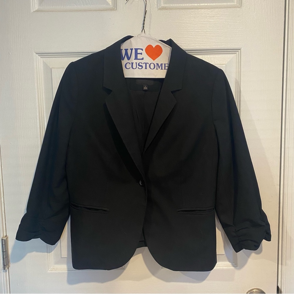 Blazer with cropped sleeves